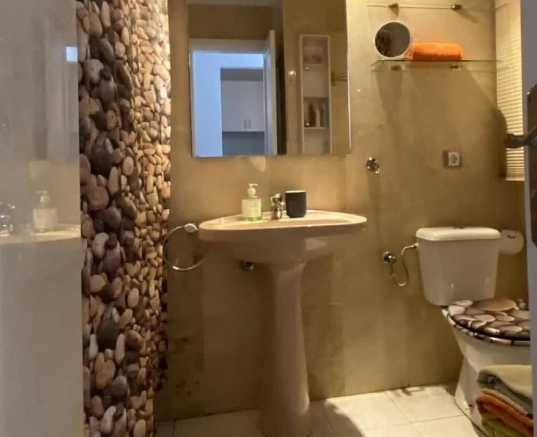 Buenavista Apartment In Windsor Park 阿德耶 外观 照片